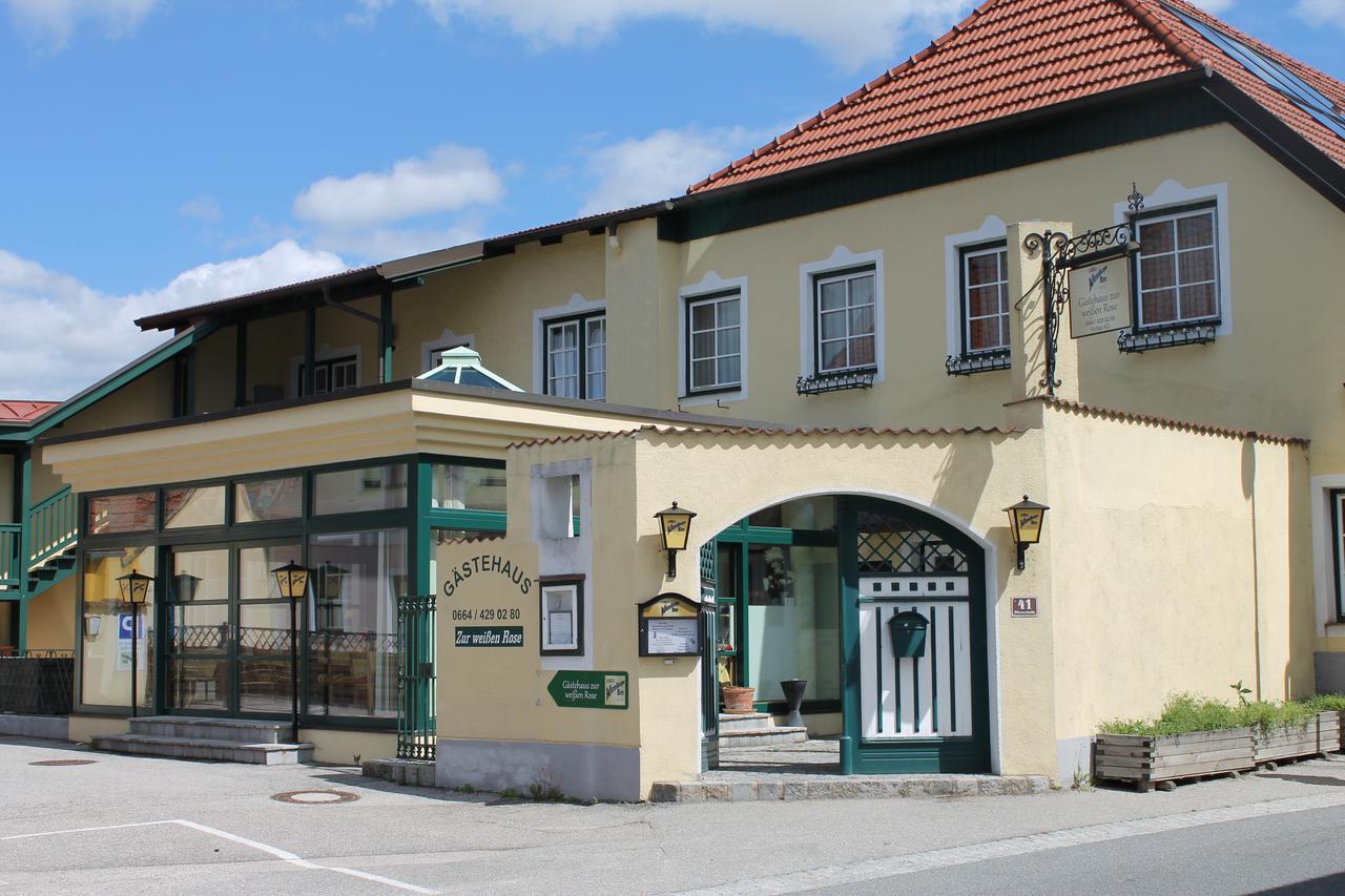 Gaestehaus Zur Weissen Rose Hotel Furth bei Gottweig Exterior photo